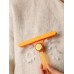 Щетка- скребок для чистки от шерсти и катышков оранжевый Scraper-orange